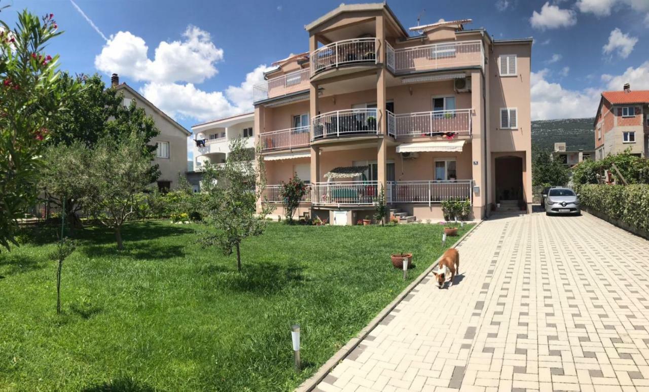 Apartment Aurora Kastela Exterior photo